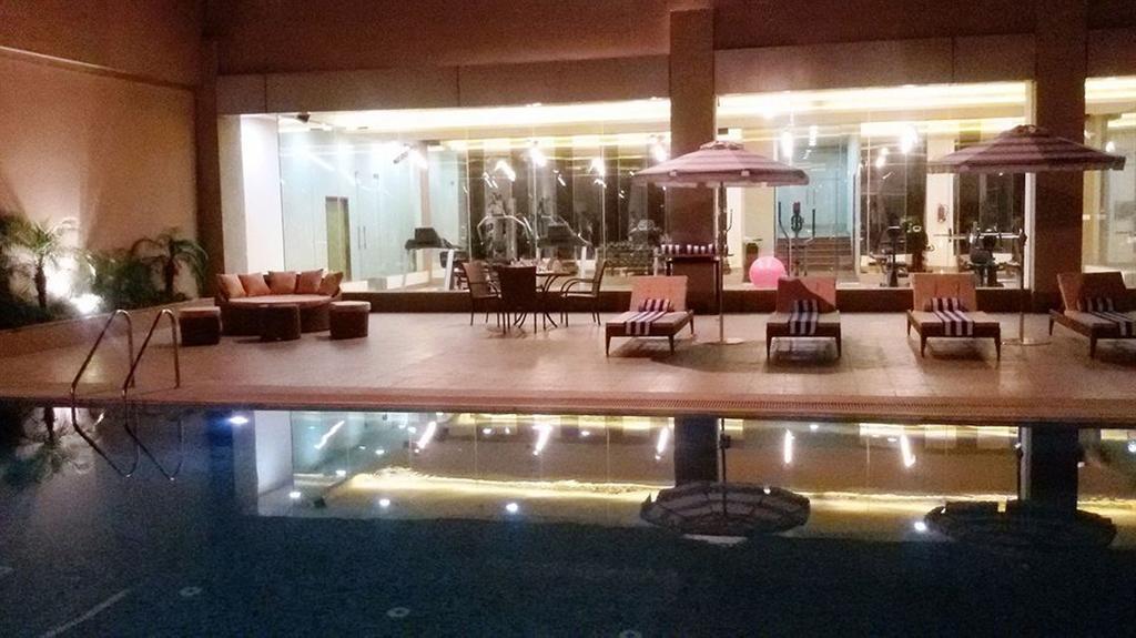 Country Inn & Suites By Radisson, Meerut Extérieur photo