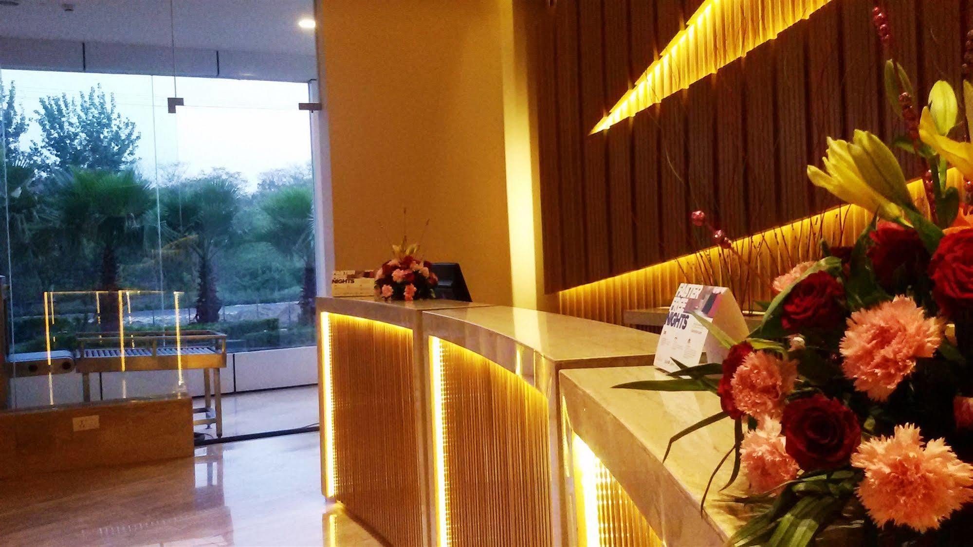 Country Inn & Suites By Radisson, Meerut Extérieur photo